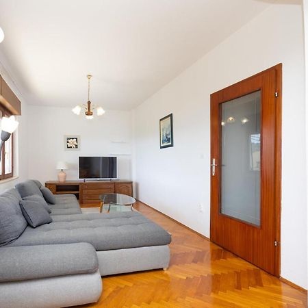 Beautiful Apartment In Trogir With Wifi Exterior photo